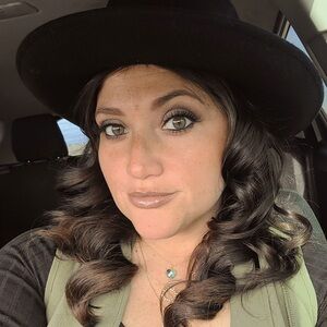 Meet your Posher, Ashlie